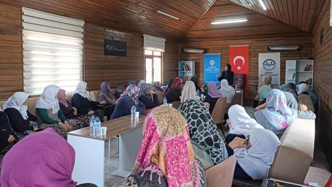 Aile Haftasında Anlamlı Konferans